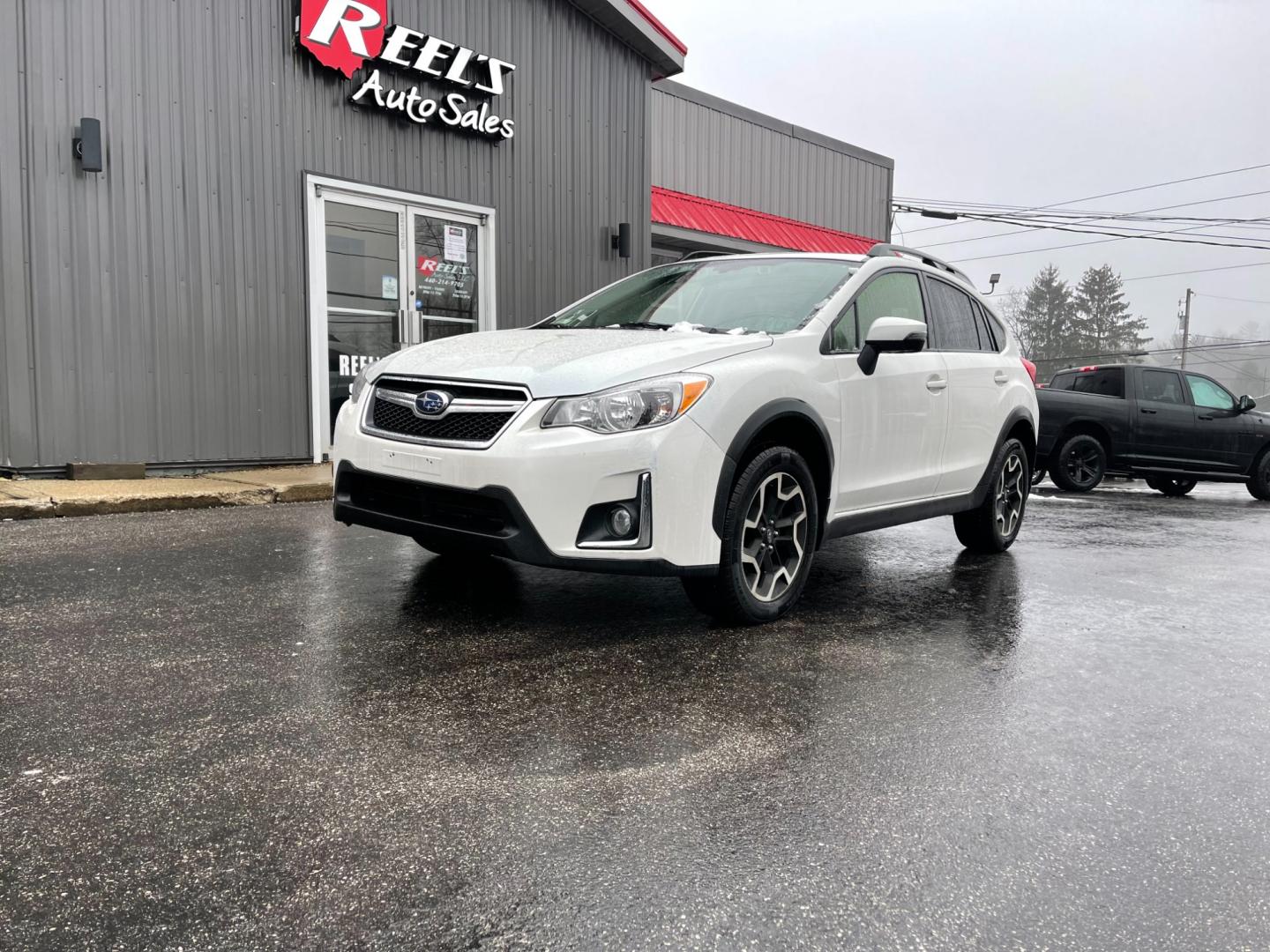 2017 White /Black Subaru Crosstrek 2.0i Limited PZEV CVT (JF2GPANC4HH) with an 2.0L I4 DOHC 16V engine, Automatic transmission, located at 11115 Chardon Rd. , Chardon, OH, 44024, (440) 214-9705, 41.580246, -81.241943 - Photo#0